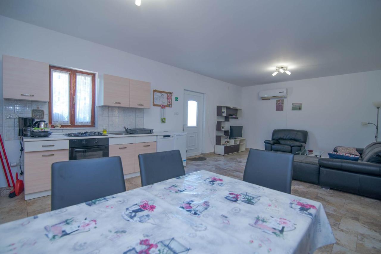 App Bonic Apartment Veli Losinj Exterior photo