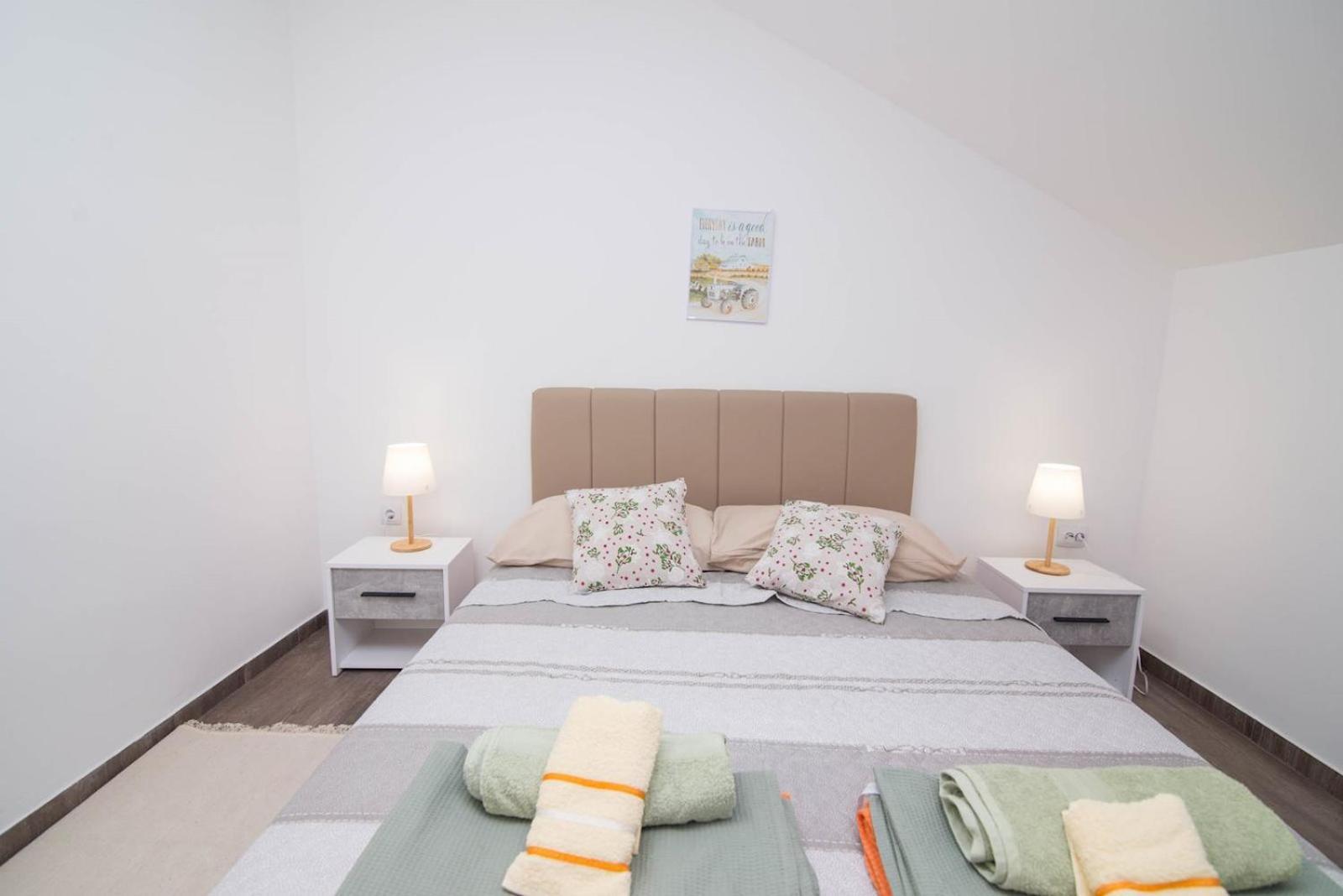 App Bonic Apartment Veli Losinj Exterior photo