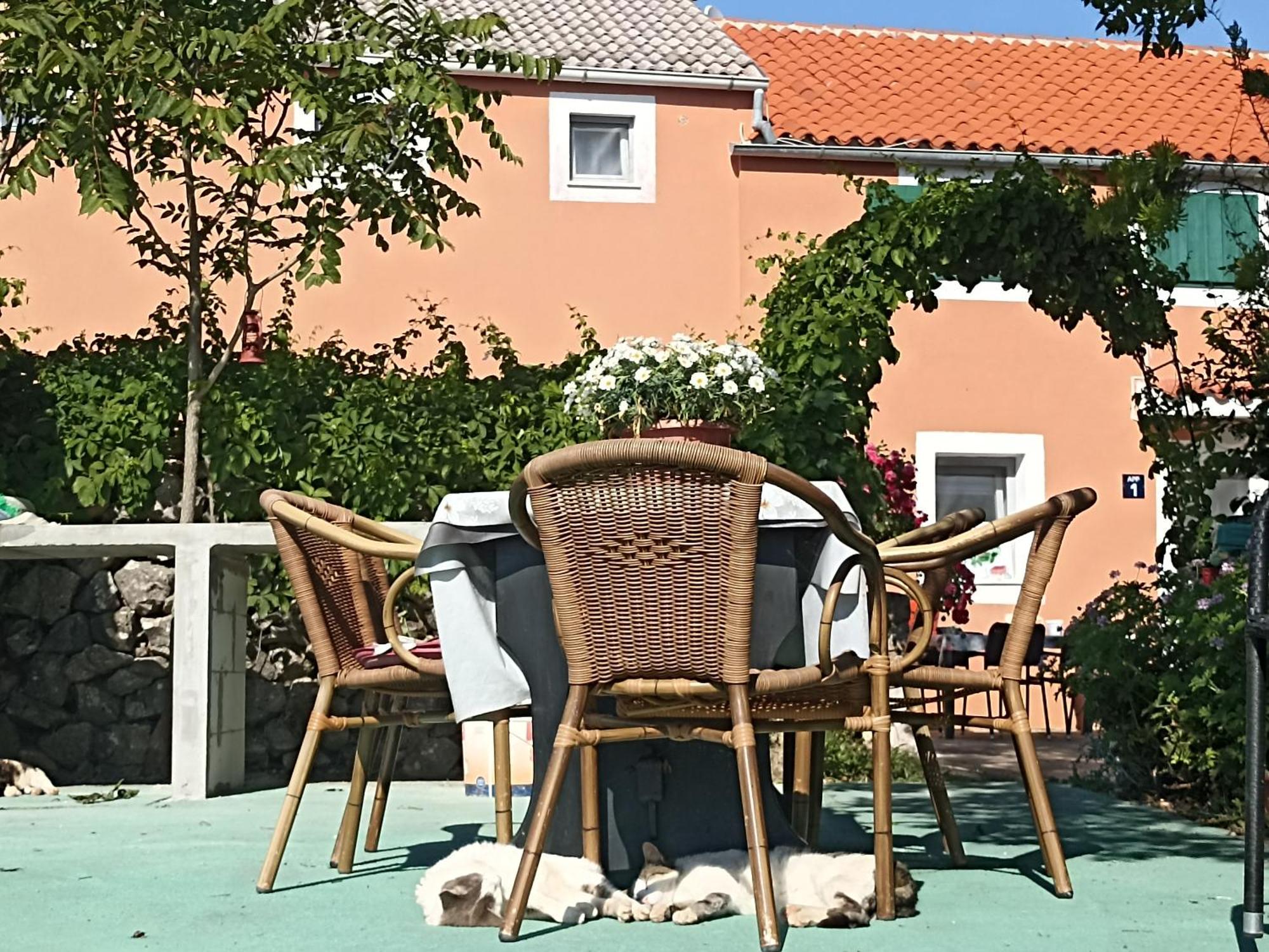 App Bonic Apartment Veli Losinj Room photo